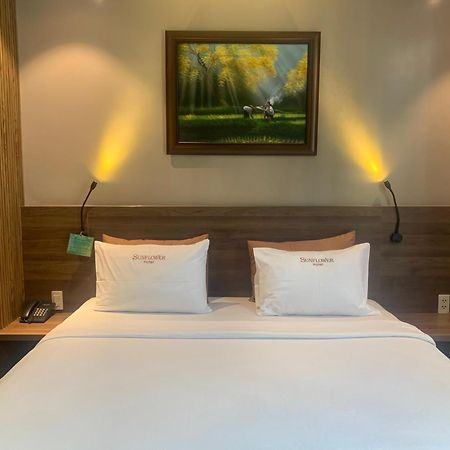 Sunflower Luxury Hotel Хошимин Экстерьер фото