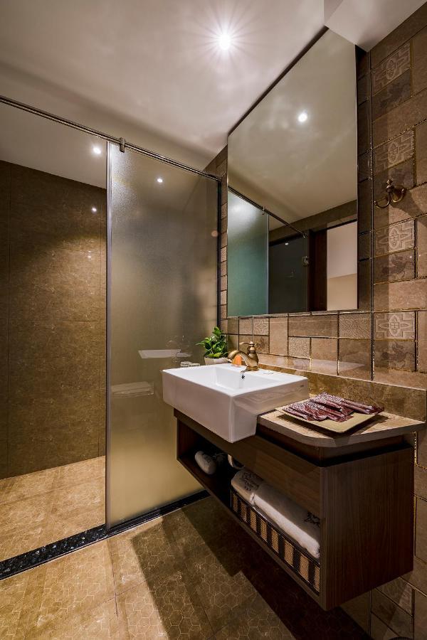 Sunflower Luxury Hotel Хошимин Экстерьер фото